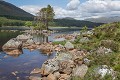 Lac d'altitude dans les highlands d'Ecosse Ecosse 
 lac 
 paysage 
 rivage 
 rocher 